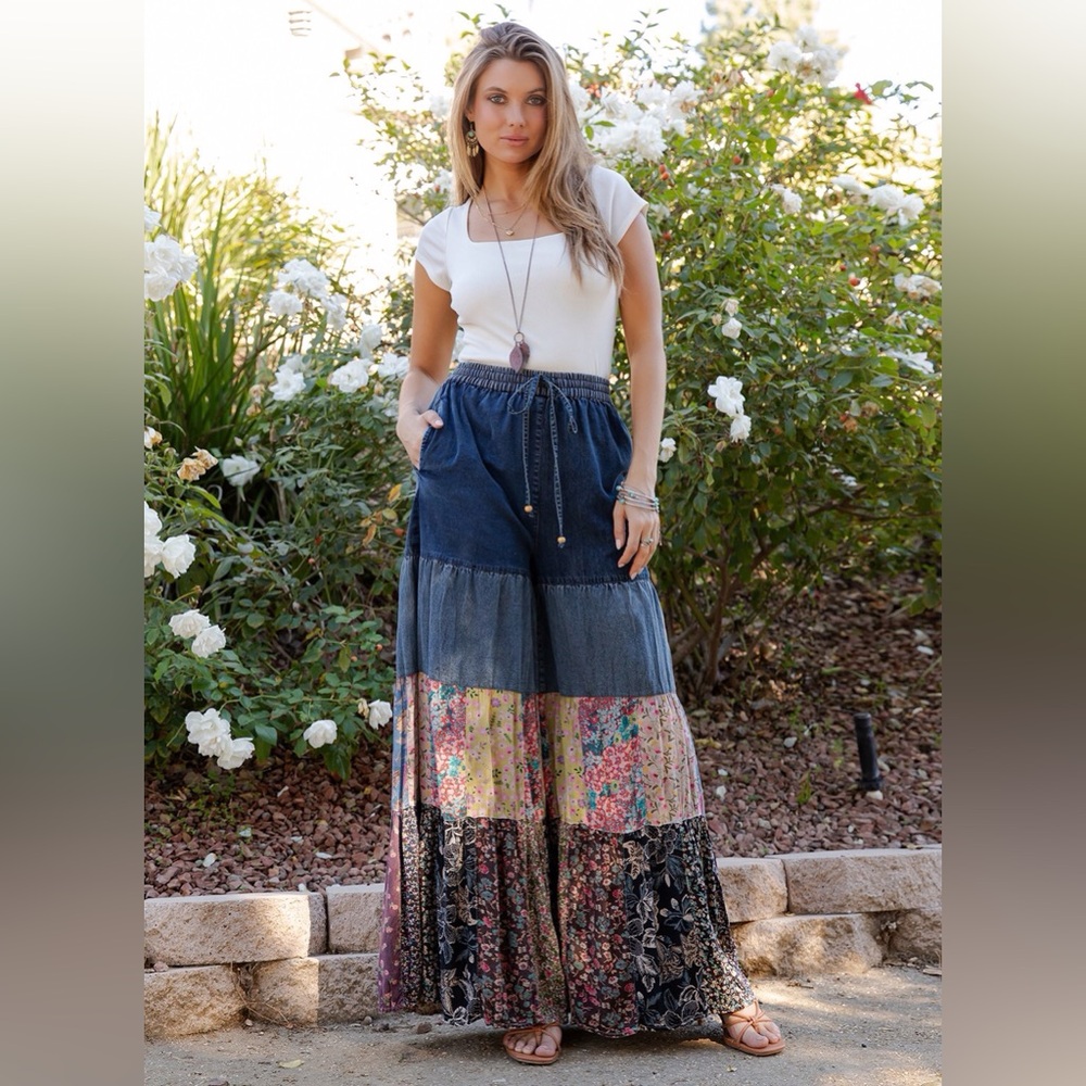 YOUNG THREADS NWT Pants Denim Floral Palazzo Printed Tiered Size Small - Xlarge